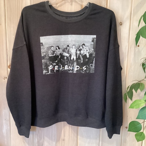 Friends Sweatshirt NWOT - Picture 1 of 5